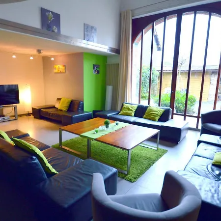Tastefully Furnished Farmhouse With Sauna In وايمس